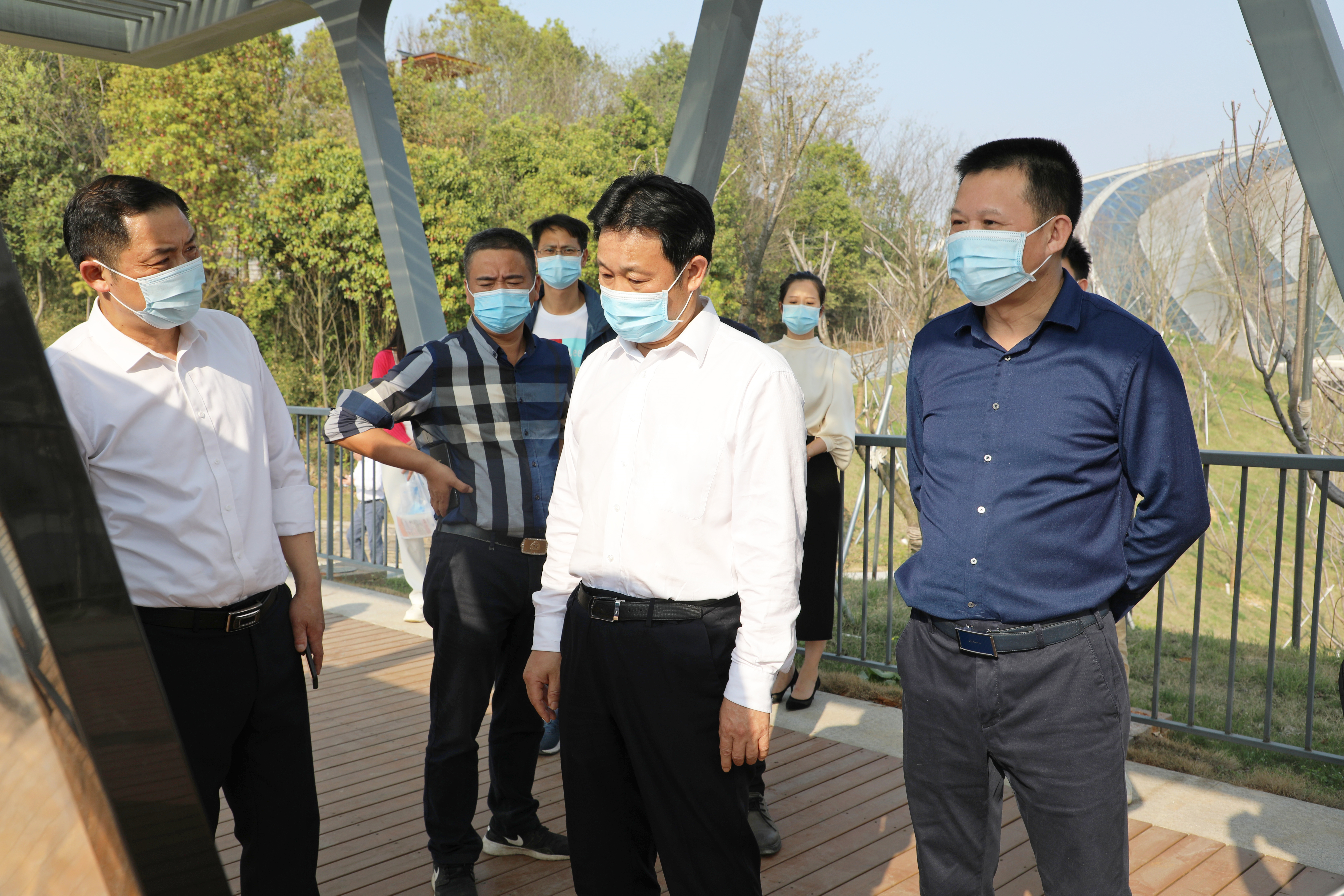 3月15日，市委副書記、湖南省第十四屆運(yùn)動會，第十一屆殘疾人運(yùn)動會岳陽市籌備委員會執(zhí)行主任李摯調(diào)研第十四屆省運(yùn)會部分場館建設(shè)項(xiàng)目。.jpg